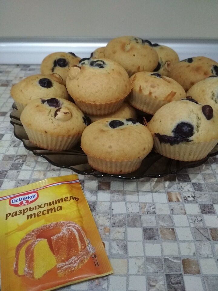 Кексы с голубикой и фундуком фото
