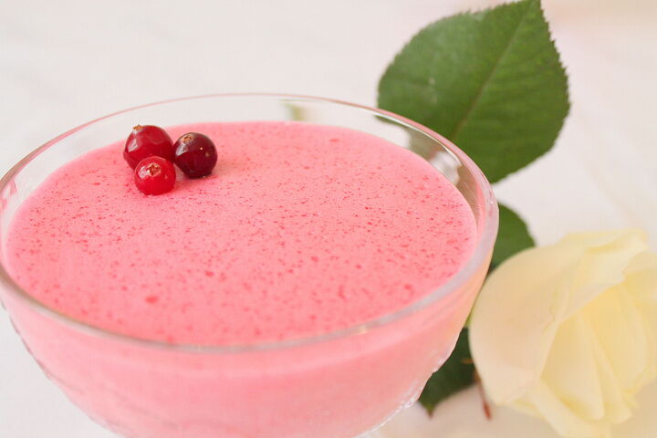 Воздушные сливки с клюквой фото