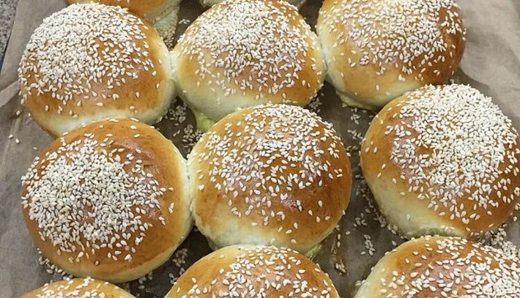 Итальянские булочки с сыром и томатами