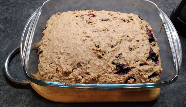 Нежный пирог с замороженными ягодами