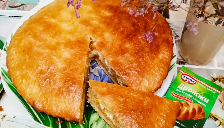 Закрытый пирог с капустой и яйцом