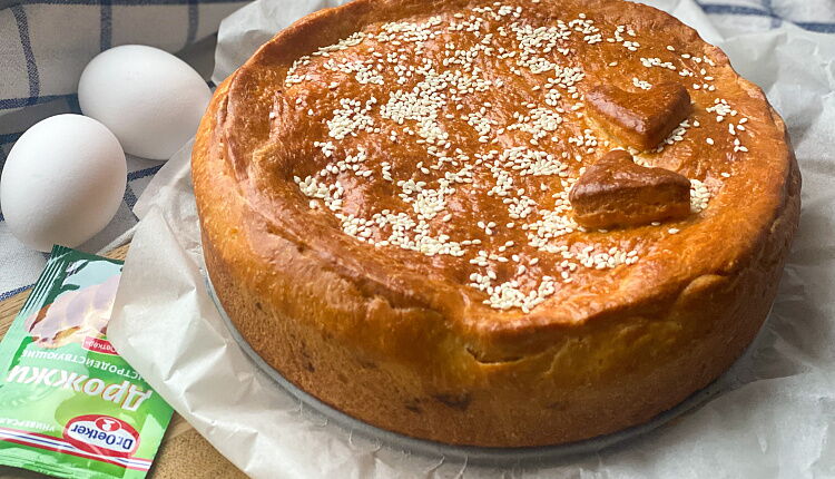 Закрытый пирог с капустой и яйцом