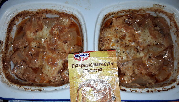 Курица с овощами в горшочках 