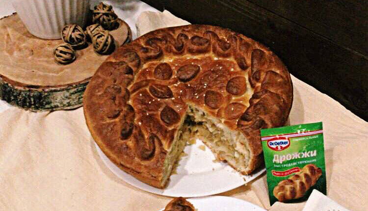 Закрытый пирог с капустой и яйцом