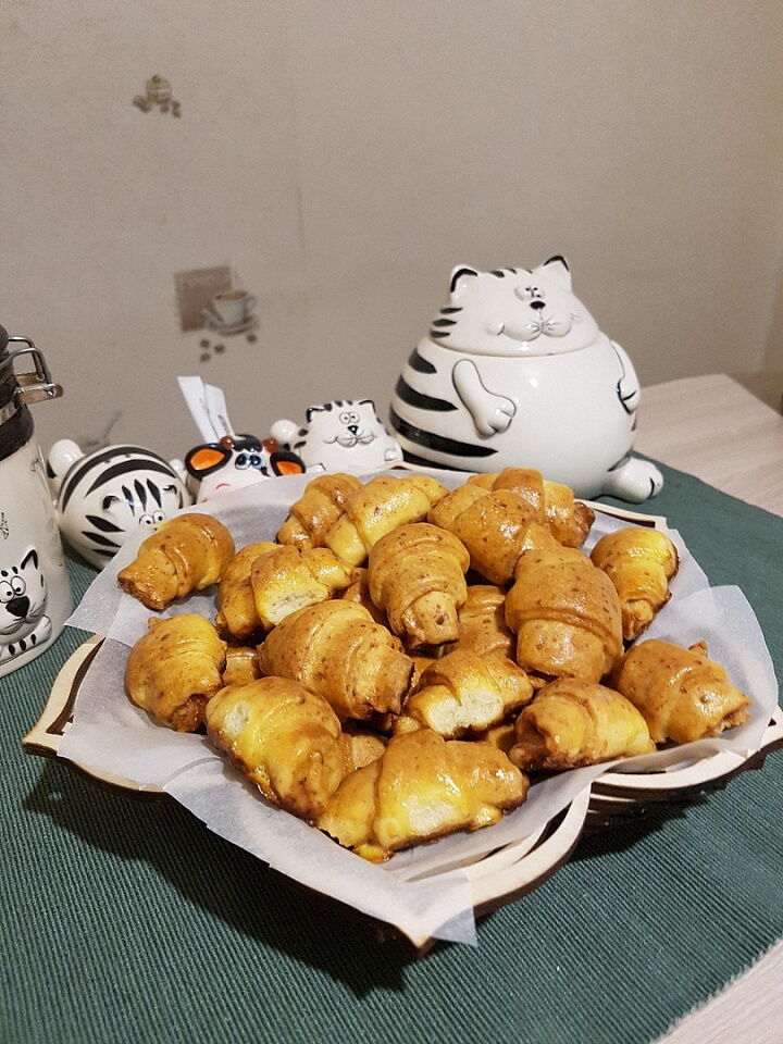 Творожные рогалики с земляничным вареньем фото рецепта