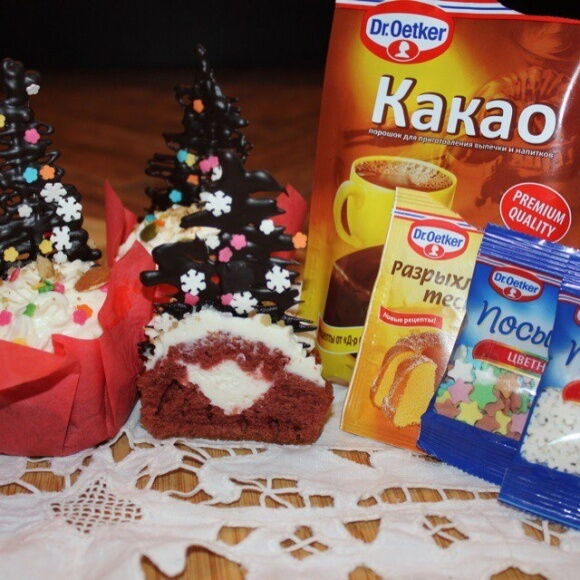 Капкейки "Елочки на Красном бархате" фото