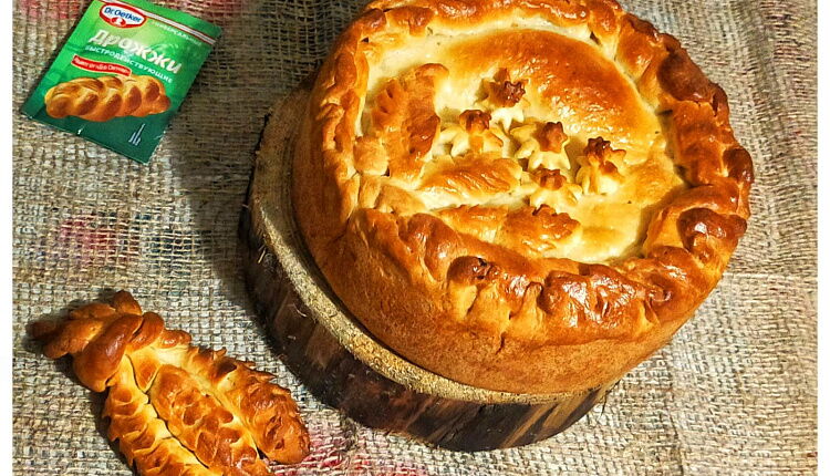 Закрытый пирог с капустой и яйцом