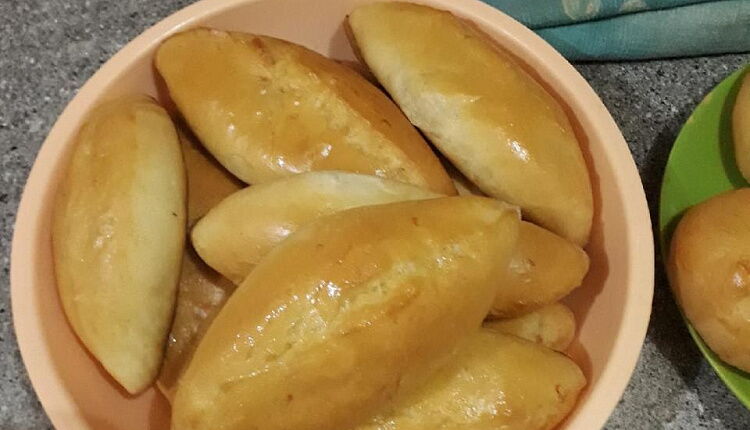 Пирожки с клубничным вареньем