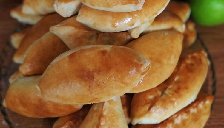 Пирожки с яблоками в духовке