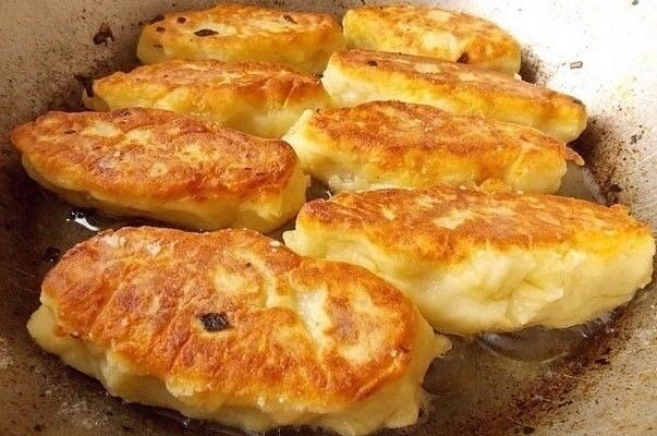 Сочные жареные пирожки с картошкой и грибами