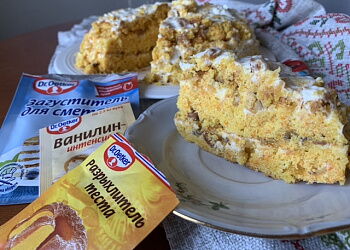 Морковный торт с орехами