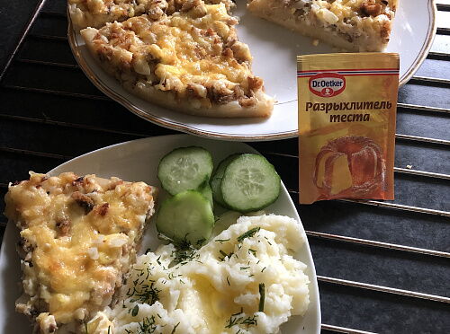 Фото рецепта Пирог с рыбными консервами
