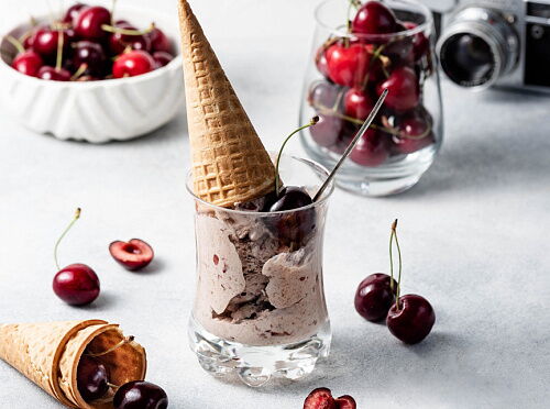 Фото рецепта Вишнёвое мороженое 