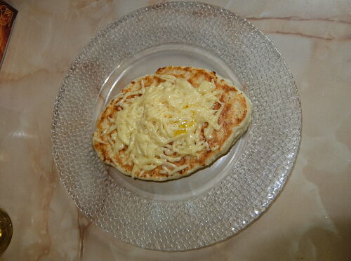 Фото рецепта Хачапури по-аджарски на сковороде