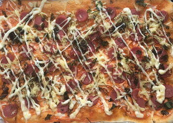 Пицца с сосисками