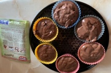 Пудинг шоколадный с ягодами