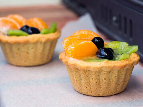 Фото рецепта Песочная корзинка с фруктами