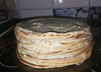 Блинный торт с маком