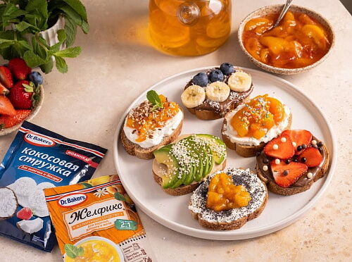 Фото рецепта Яркий завтрак: необычные летние бутерброды