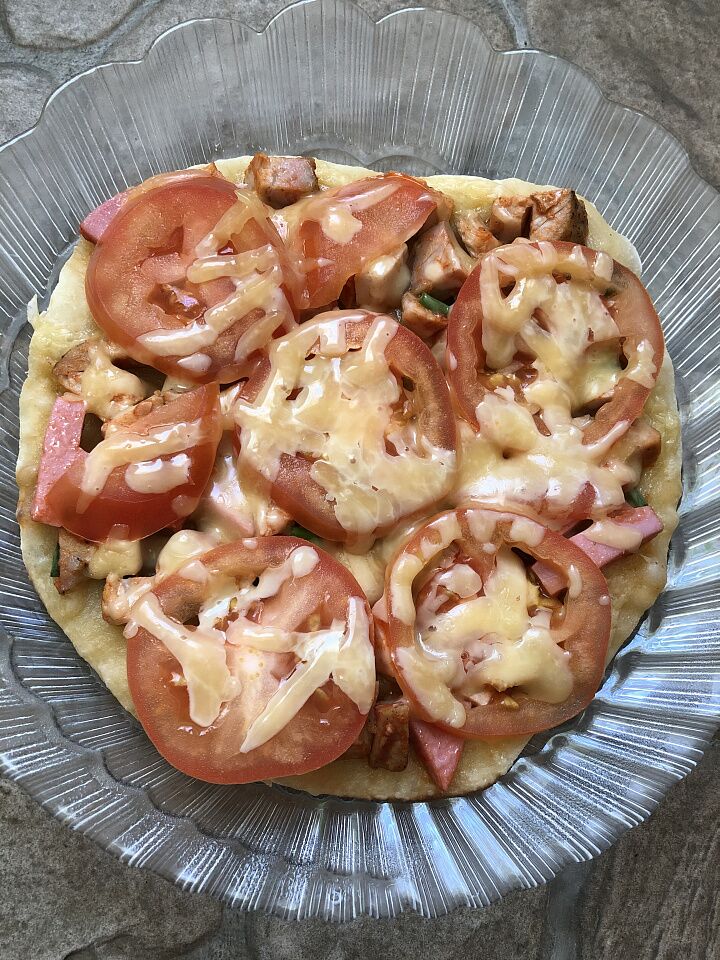Пицца с бужениной на сковороде  фото