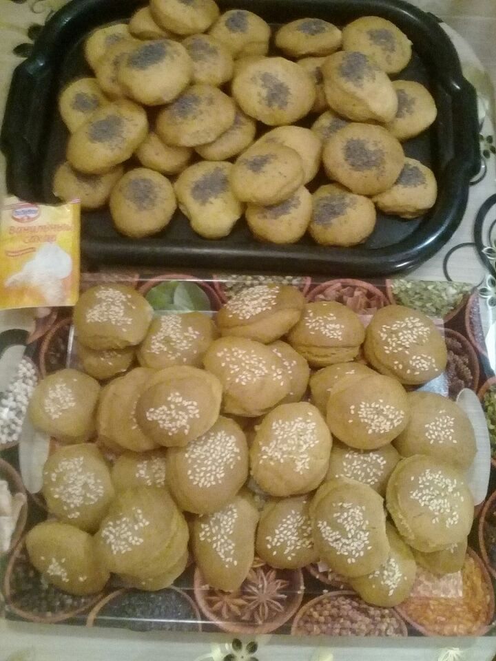 Печенье на рассоле с кунжутом и маком