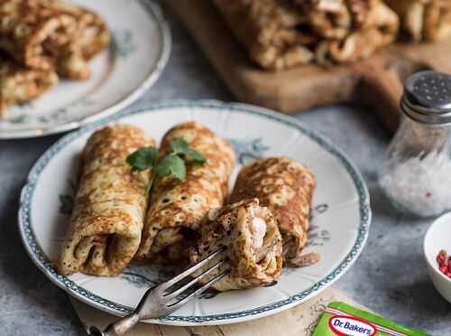 Фото рецепта Дрожжевые блины с курицей и грибами