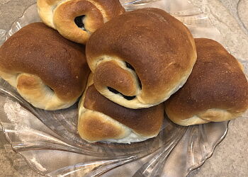 Булочки с изюмом