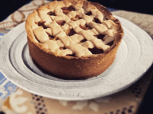 Фото рецепта Пирог с  яблоками, персиками и алычой