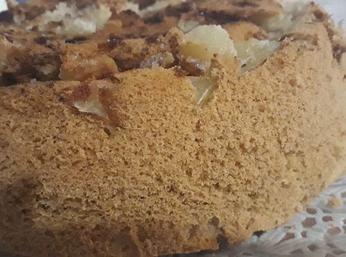 Шарлотка с я блоками и грушами