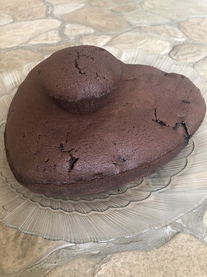 Шоколадный пирог с вишней фото