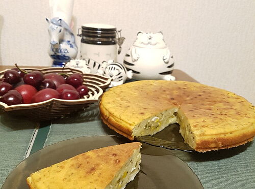 Фото рецепта Заливной пирог с вареными яйцами и зеленым луком