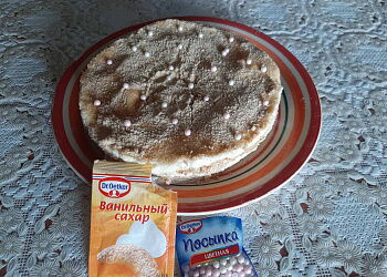 Десерт с кремом пломбир