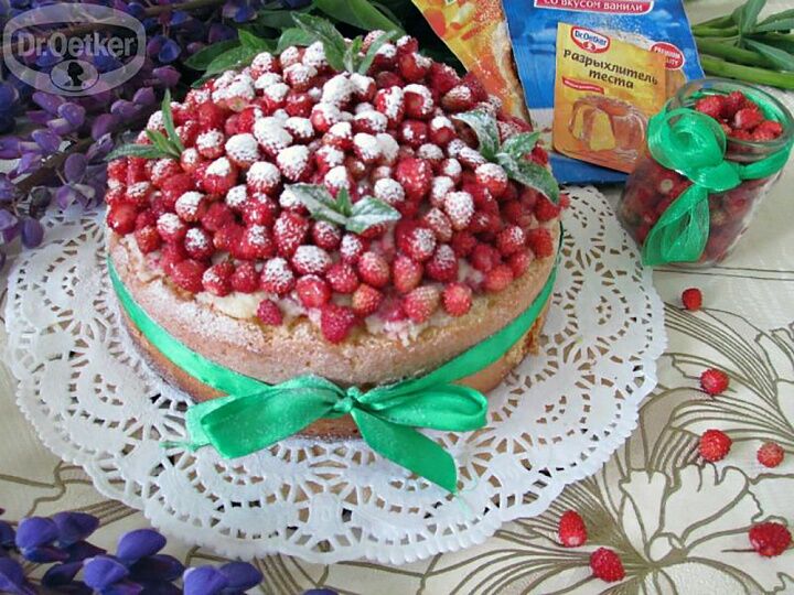 Сметанный торт с ягодами фото