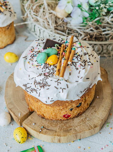 Творожный кулич с солеными палочками