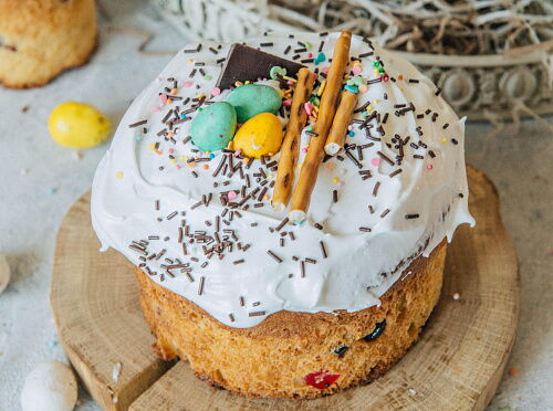 Фото рецепта Творожный кулич с солеными палочками