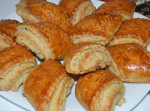 Фото рецепта Гата грузинская с грецкими орехами