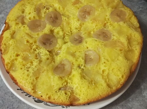 Фото рецепта Бананово-яблочный пирог в мультиварке