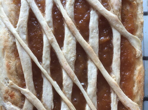 Фото рецепта Постный пирог с повидлом для любителей сладкого