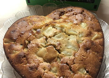 Пирог с грушами и орехами