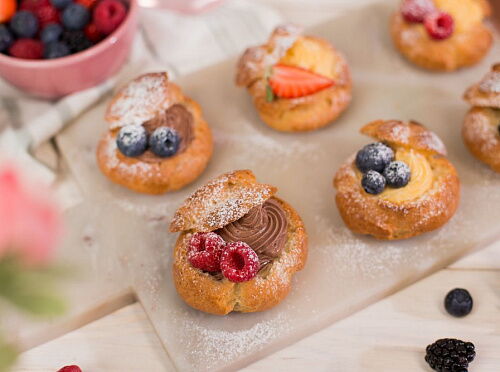 Фото рецепта Профитроли с нежными кремами