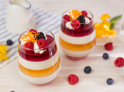 Фото рецепта Слоеный желейный десерт