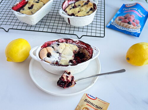 Клафути с жимолостью