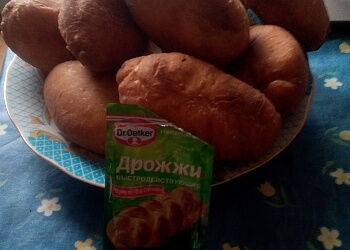 Жареные пирожки с квашеной капустой