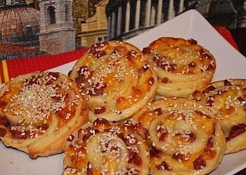 Слоички с сосиской и сыром