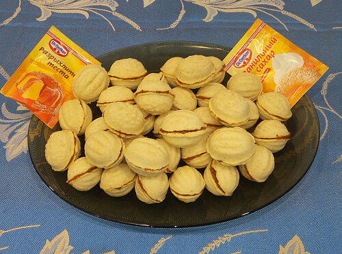 Фото рецепта &quot;Орешки&quot; с двумя видами начинки