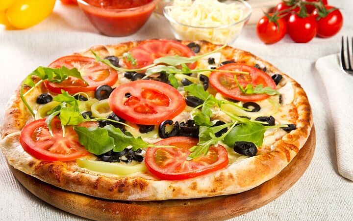 Лакомство вегетарианца: овощная пицца
