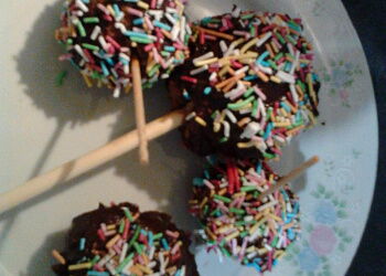 Пирожное картошка на палочке (Cake pops)