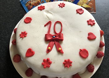 Торт с кремом из нектаринов и рикотты.