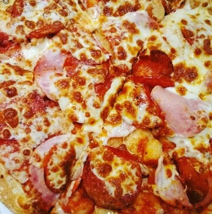 Пицца с соусом песто фото