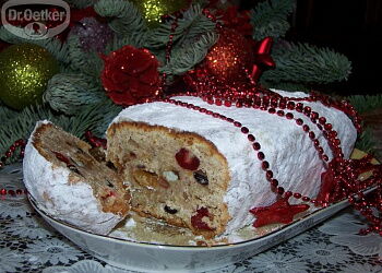 Праздничный штоллен